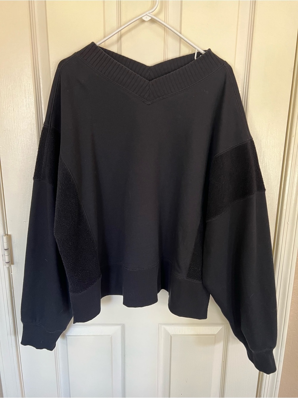 Aerie Black Oversized V Neck Sweatshirt Cozy Lounge Pullover